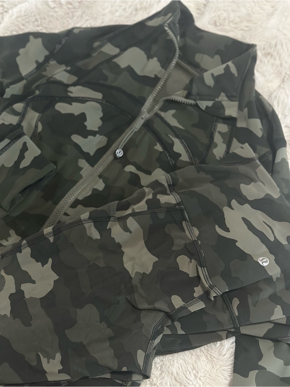 lululemon athletica Green Camo Leggings & Jacket Set - Picture 5 of 8